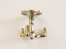 Hatthyllekrok dreibar, messing. Tidsperiode ca 1900 - 1960.  thumbnail