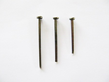 2 1/2 '' Klippspiker, blank. 300 stk pr eske. 2 kg.